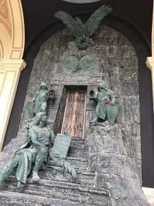 2 2019 10 12 12 36 08 021